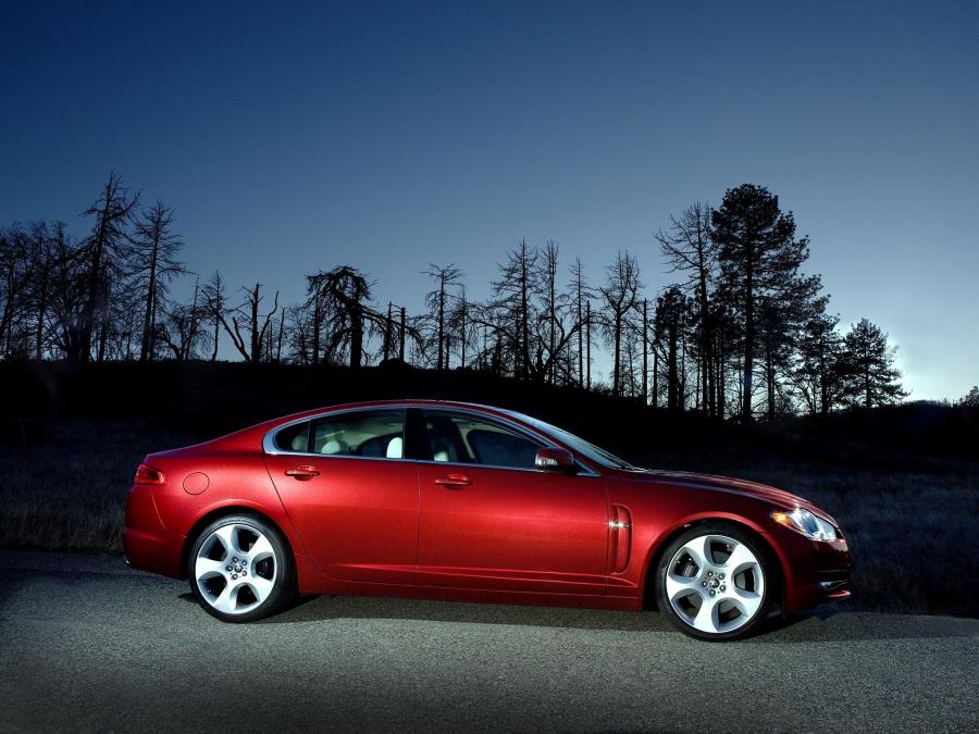  Jaguar XF 2008 года  (US) (фото 21 из 30)